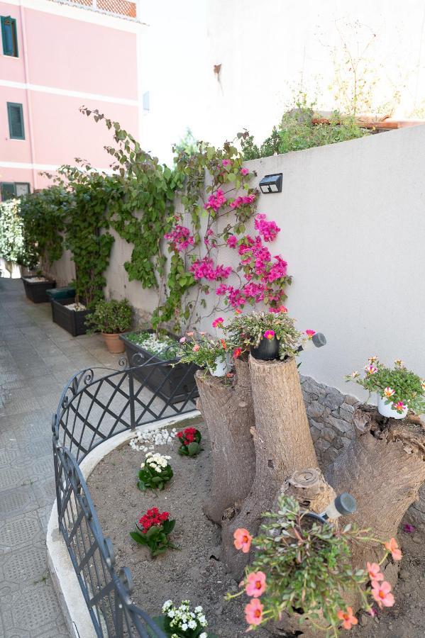 La Magnolia Rooms Procida Exterior photo